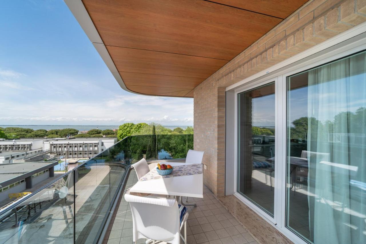 Residenza Monica Appartement Lignano Sabbiadoro Buitenkant foto