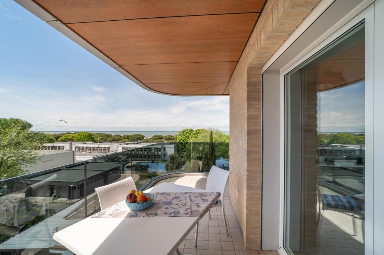 Residenza Monica Appartement Lignano Sabbiadoro Buitenkant foto