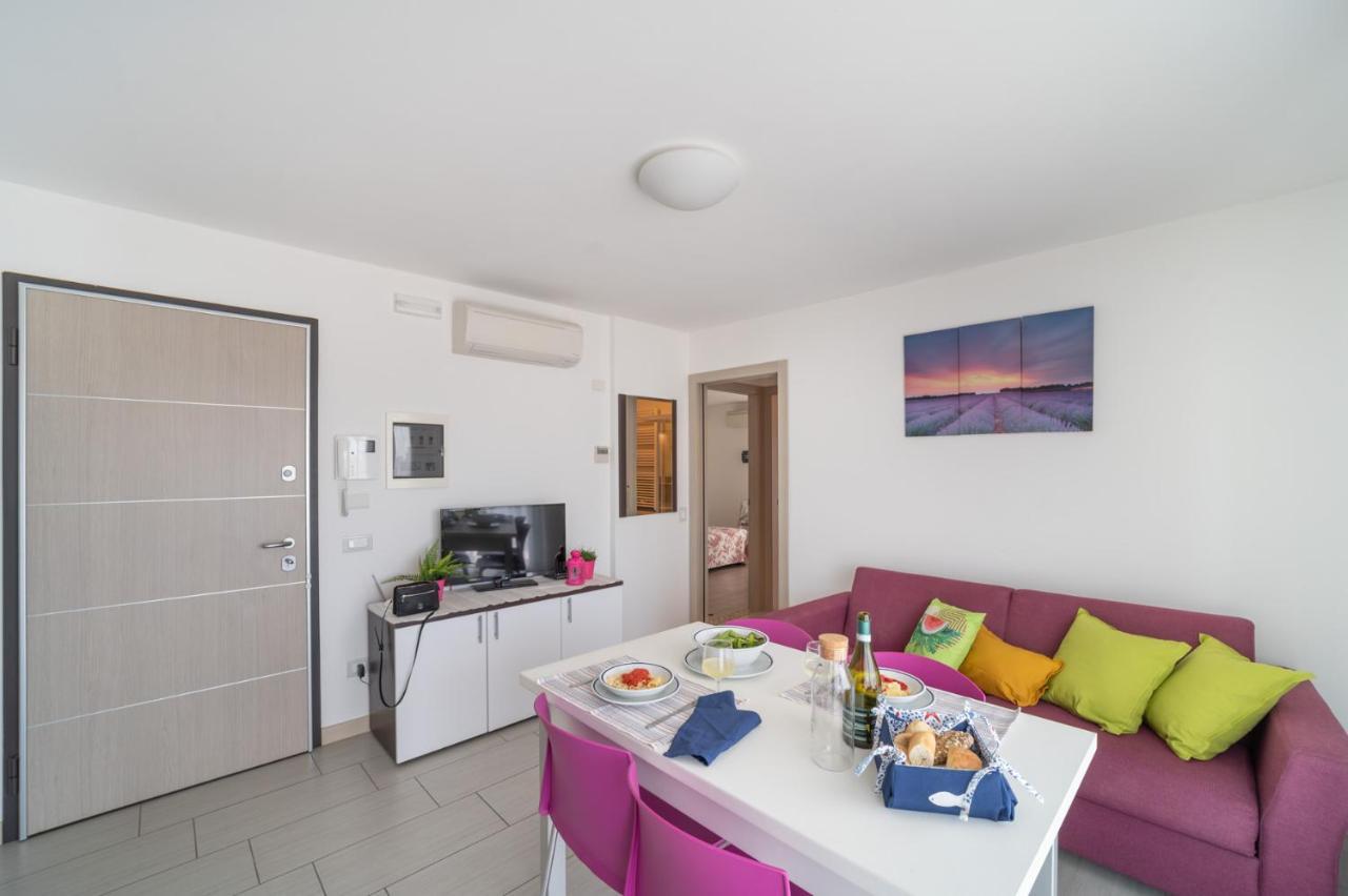 Residenza Monica Appartement Lignano Sabbiadoro Buitenkant foto
