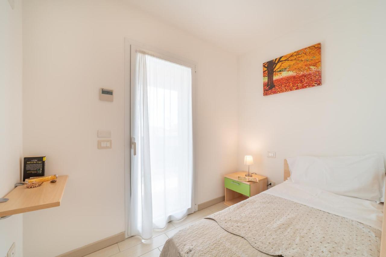 Residenza Monica Appartement Lignano Sabbiadoro Buitenkant foto