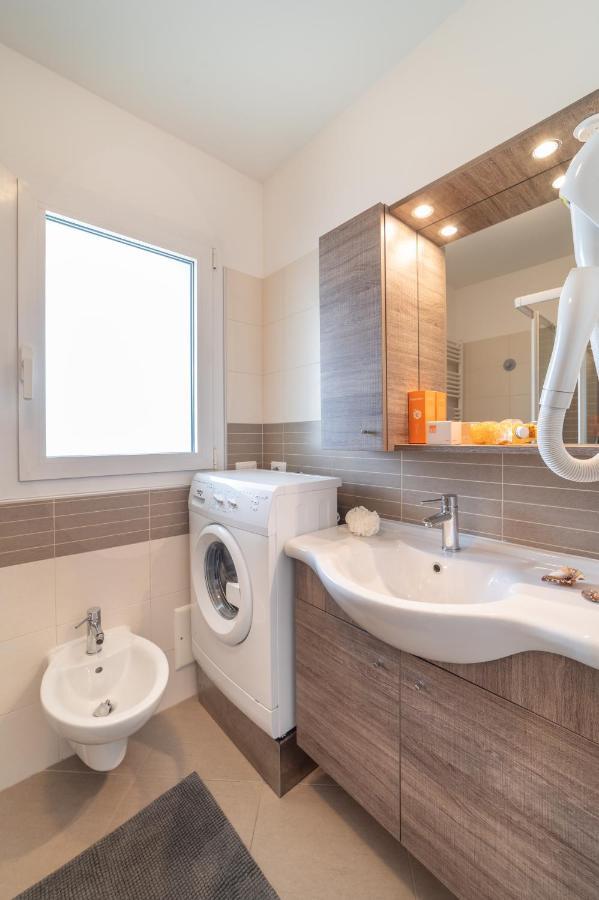 Residenza Monica Appartement Lignano Sabbiadoro Buitenkant foto