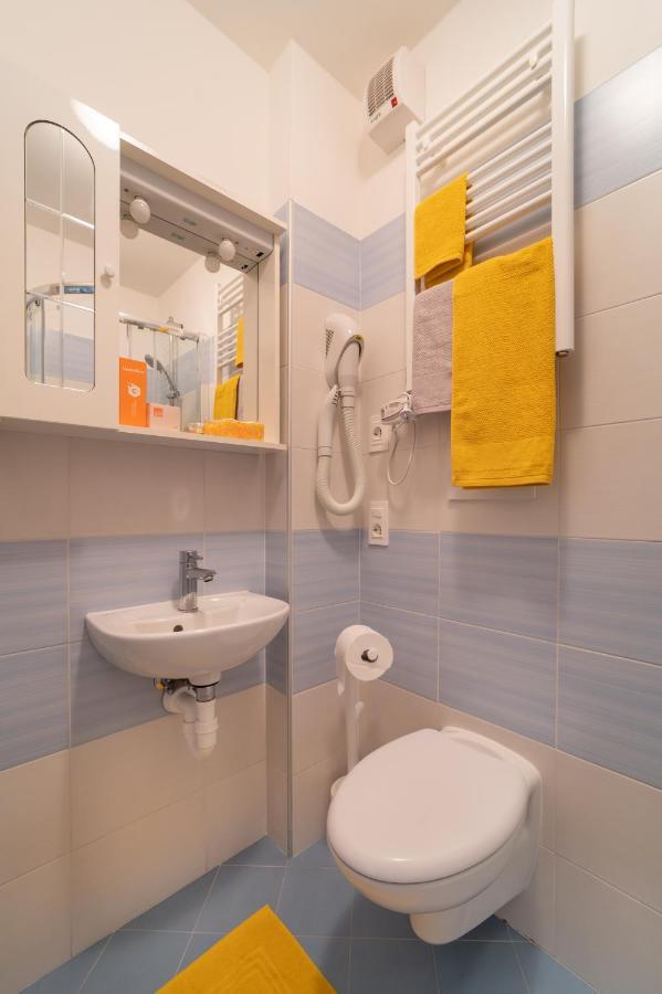 Residenza Monica Appartement Lignano Sabbiadoro Buitenkant foto