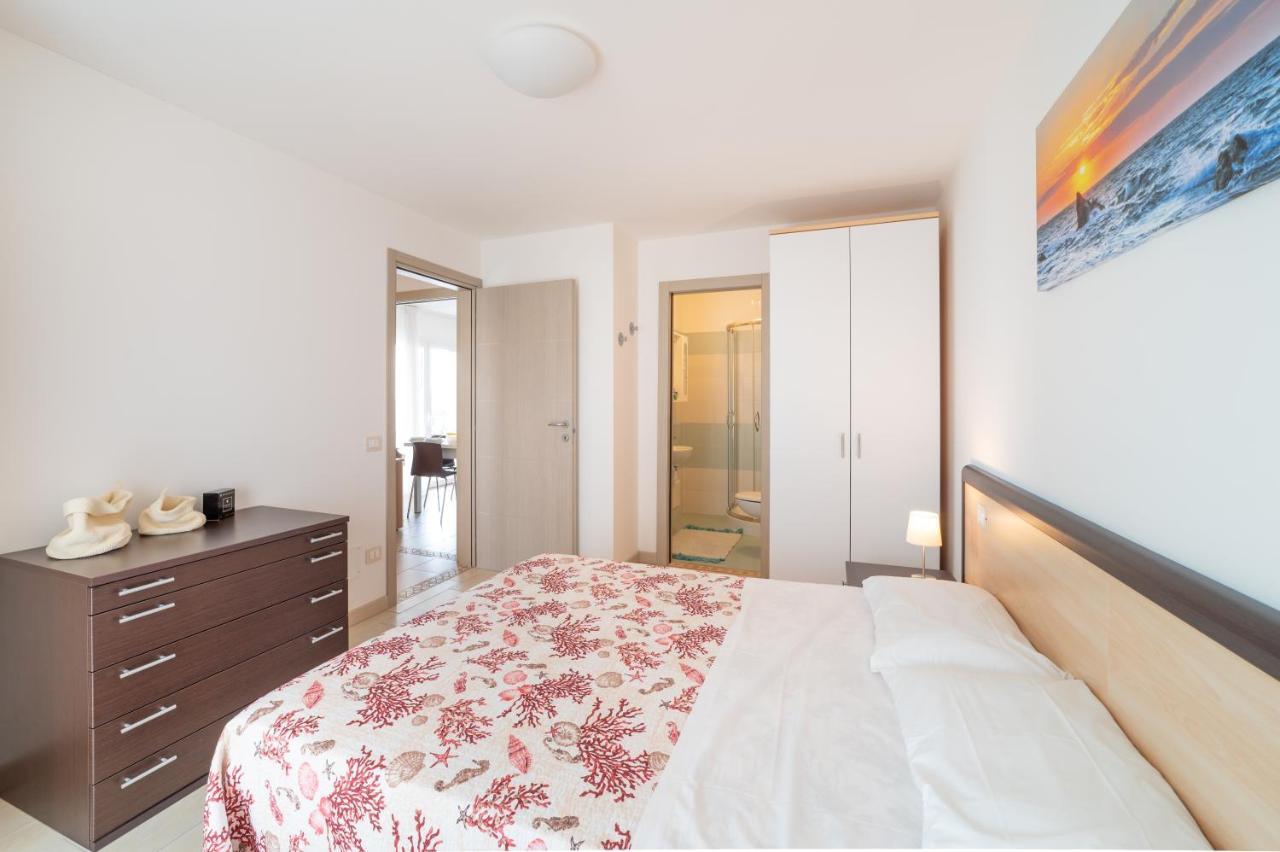 Residenza Monica Appartement Lignano Sabbiadoro Buitenkant foto
