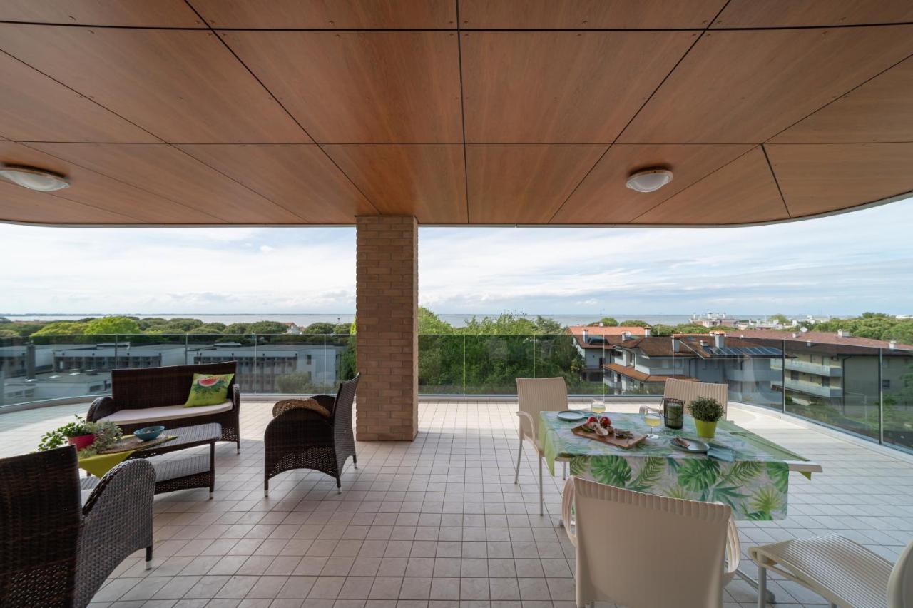 Residenza Monica Appartement Lignano Sabbiadoro Buitenkant foto