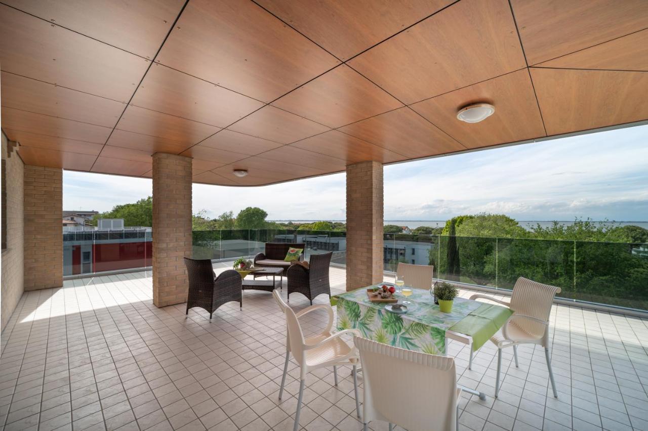 Residenza Monica Appartement Lignano Sabbiadoro Buitenkant foto