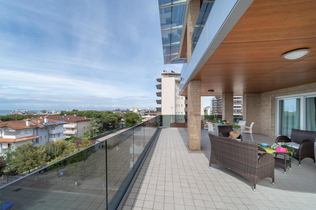 Residenza Monica Appartement Lignano Sabbiadoro Buitenkant foto