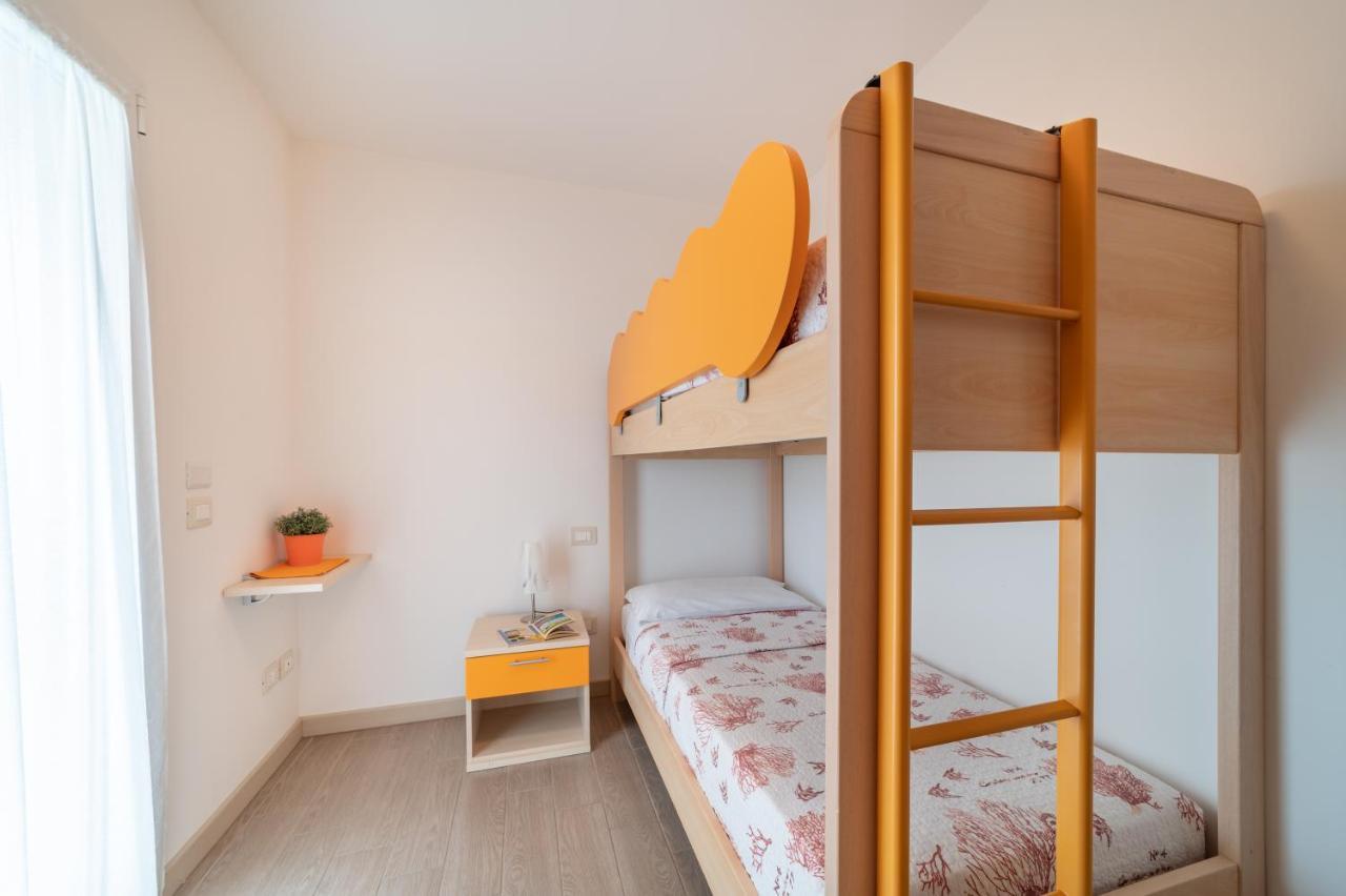 Residenza Monica Appartement Lignano Sabbiadoro Buitenkant foto