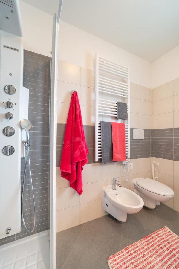 Residenza Monica Appartement Lignano Sabbiadoro Buitenkant foto