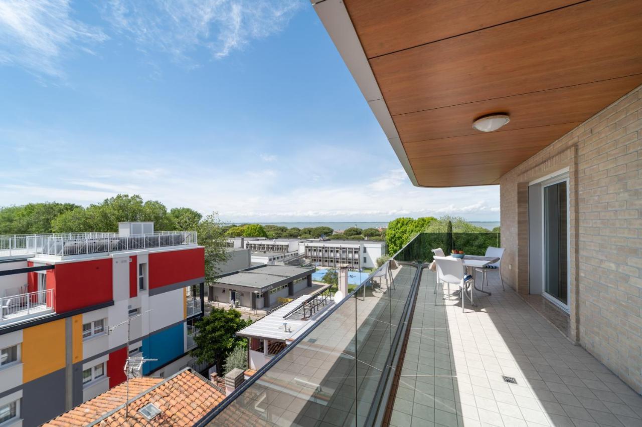 Residenza Monica Appartement Lignano Sabbiadoro Buitenkant foto